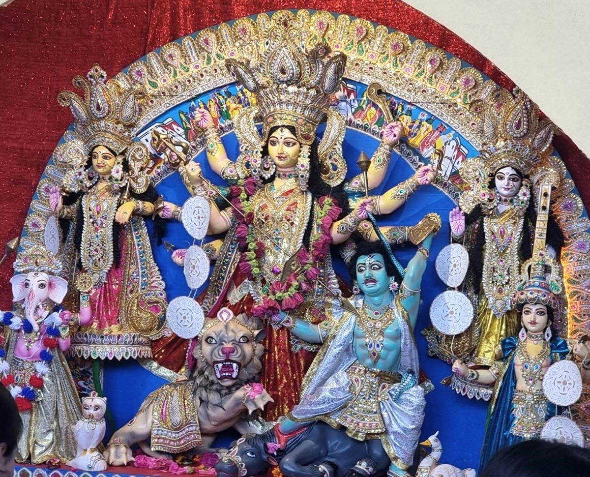 Bengali culture shines with outpouring tradition at Durga Festival ...